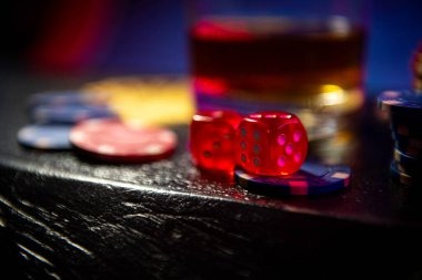 kawan menang Live Sic Bo table showing transparent dice cage and betting areas